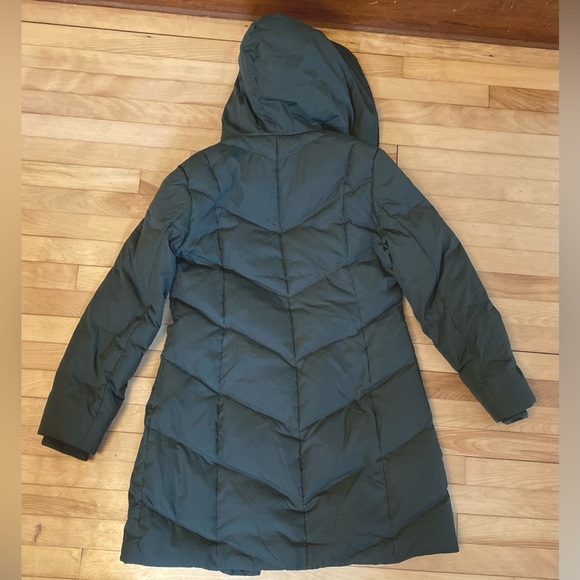 Ralph Lauren Pillowed Collared Puffer Coat - Picture 2 of 8